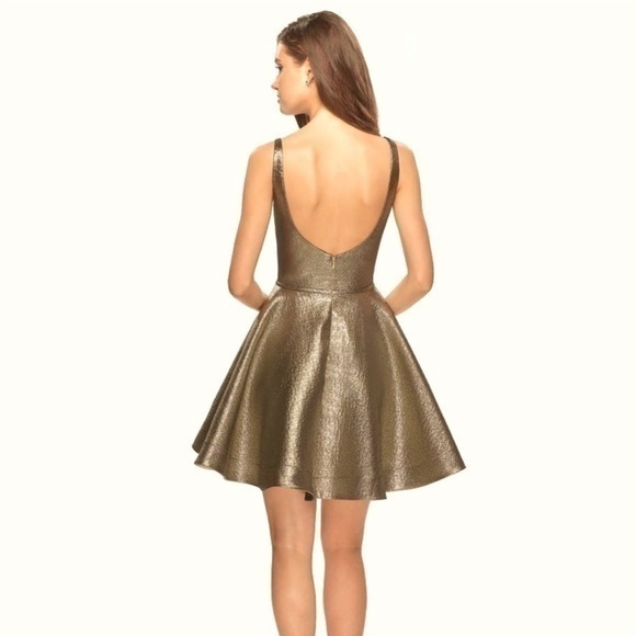 LA FEMME Metallic Fit & Flare Cocktail Dress Size 8 - Picture 2 of 13